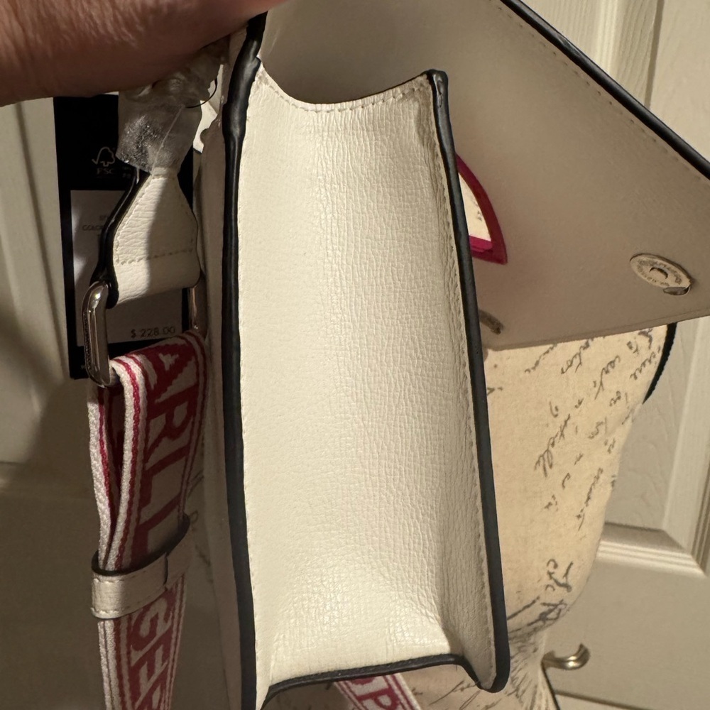 Karl Lagerfeld Heart Bag - Picture 6 of 8